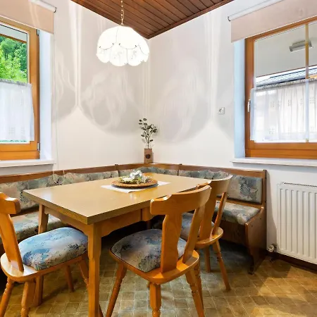Spacious In With Garden