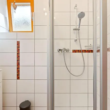 Spacious In With Garden Apartament