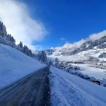 In Near Slopes גרוסארל